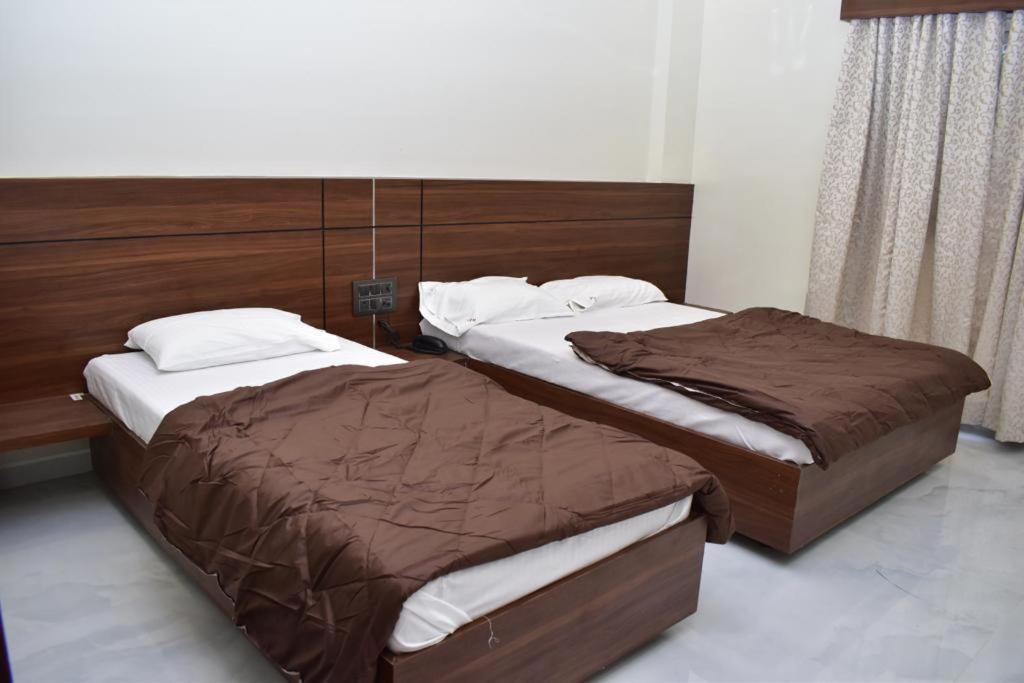Hotel Sai Sandesh Shirdi Exterior photo